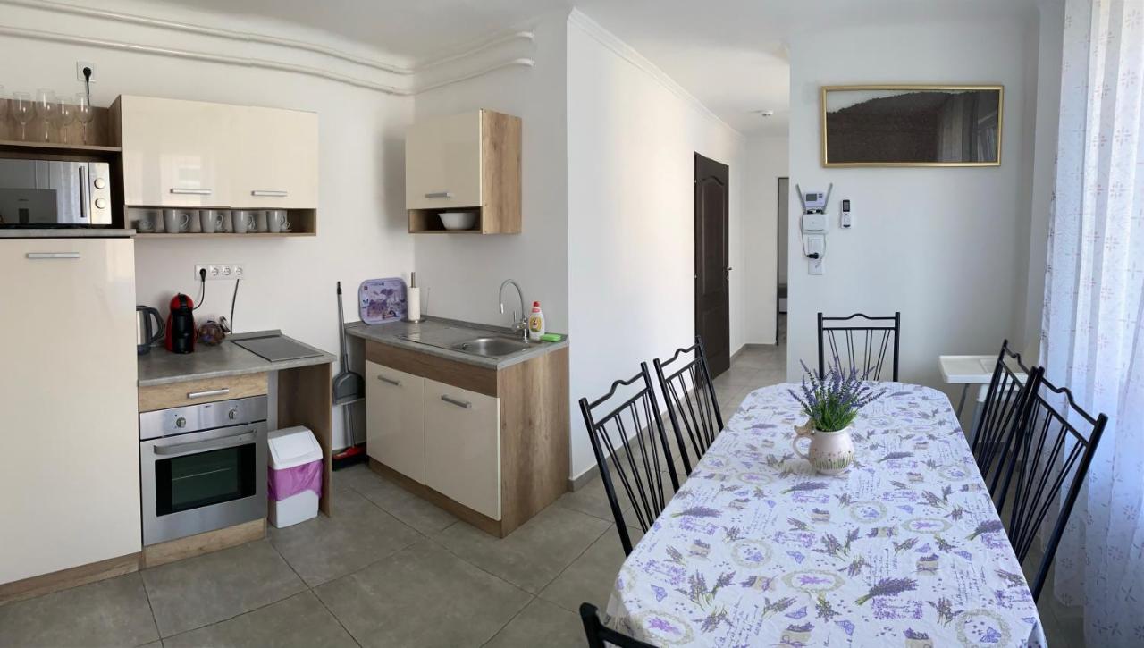 Lavender Garden Apartment Debrecen Luaran gambar