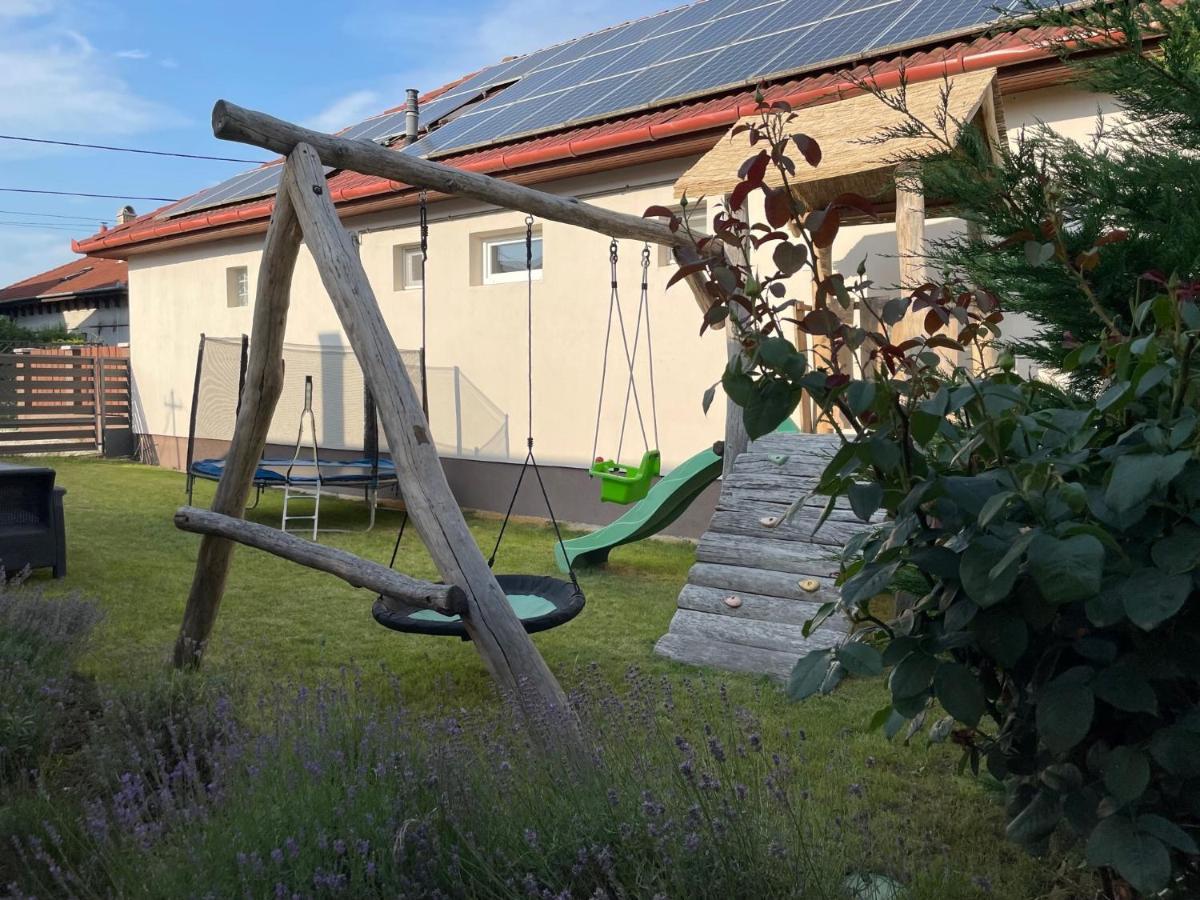 Lavender Garden Apartment Debrecen Luaran gambar